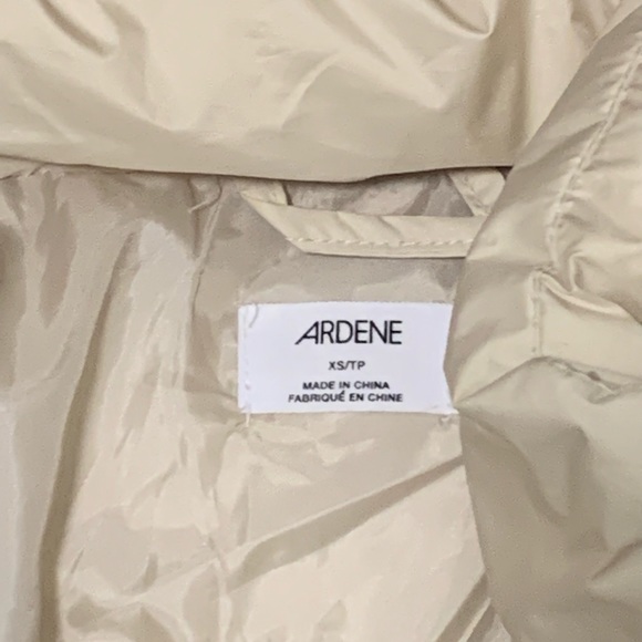 White puffer jacket. - Picture 3 of 5